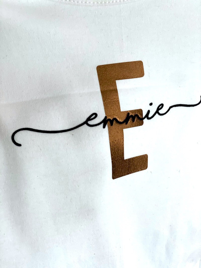 Body bébé personnalisé en coton biologique – Élégance et douceur pour son arrivée