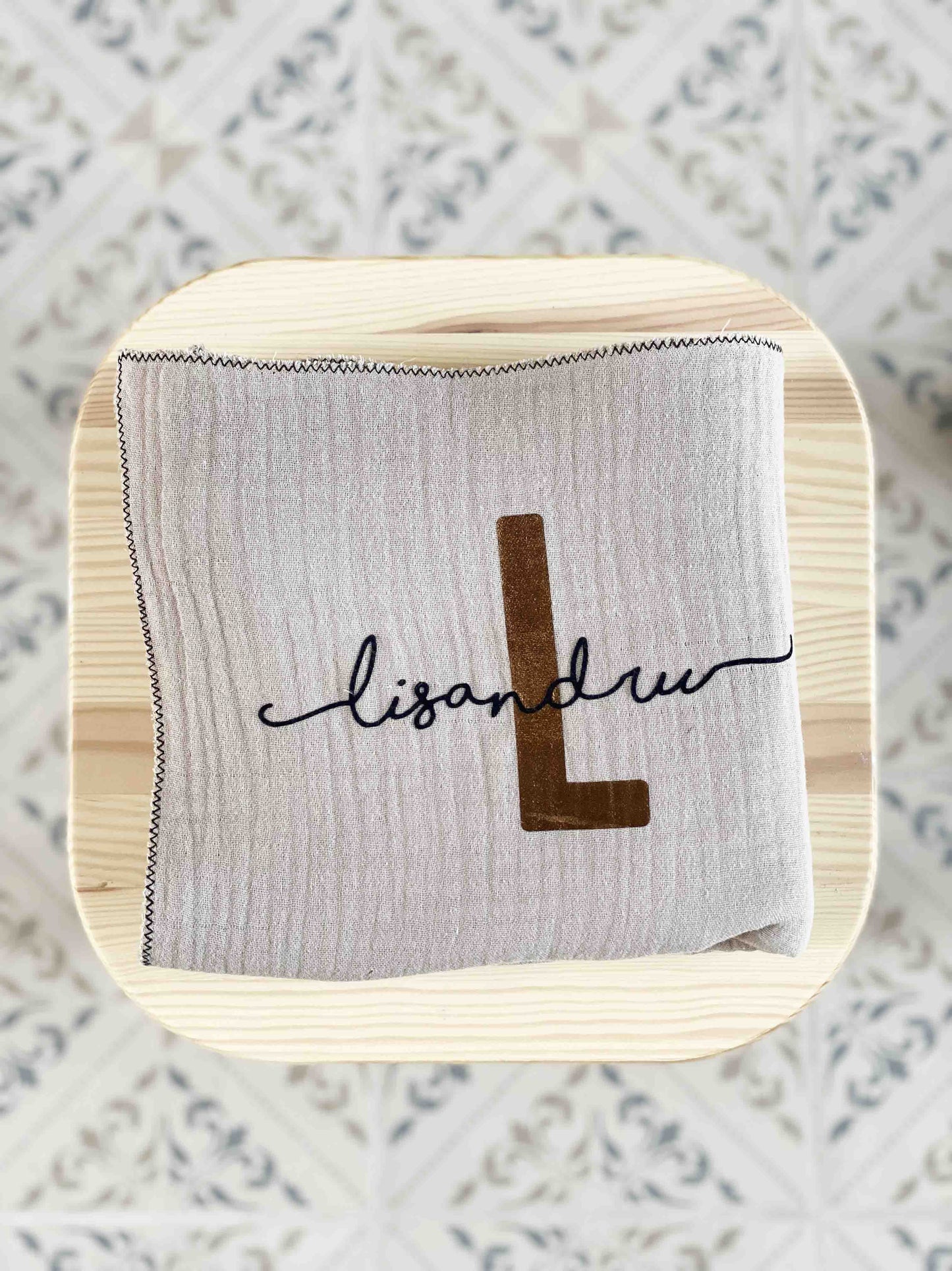 Lange personnalisé signature taupe