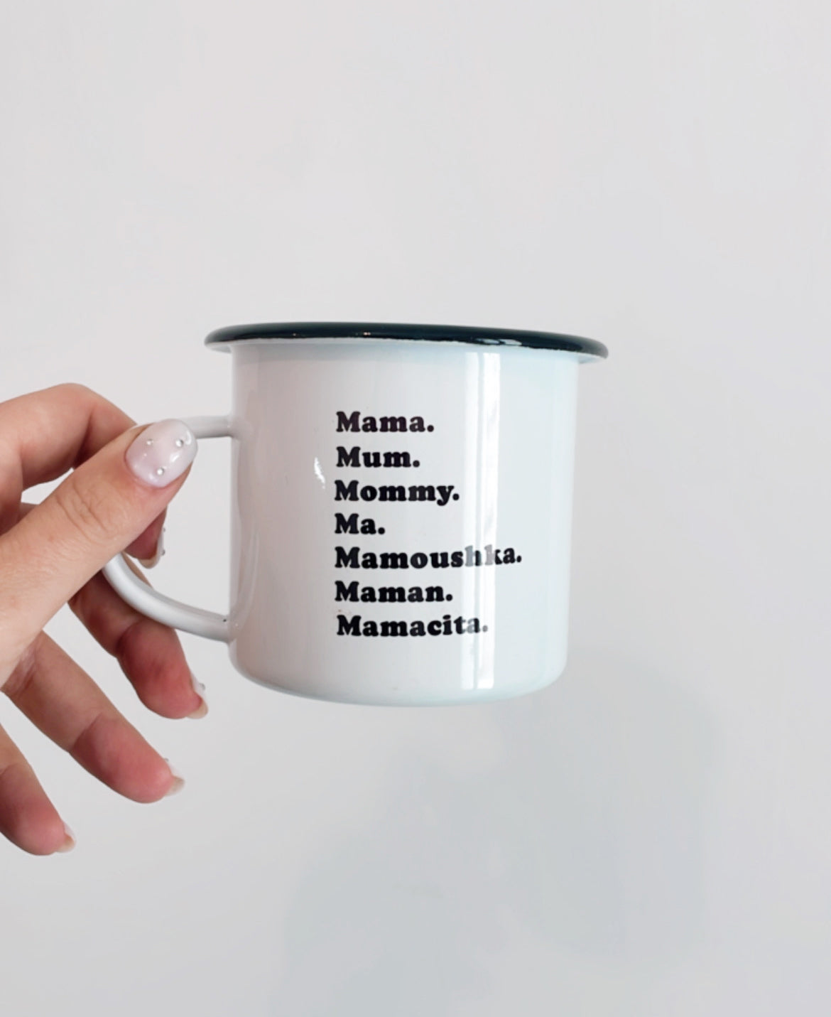 Tasse Maman en Toutes les Langues – Mug Émaillé Cadeau Original Fête des Mères