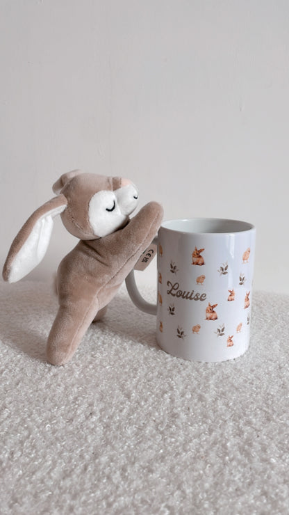 Coffret Mug + Peluche lapin personnalisé – Spécial Pâques | Hey Mama