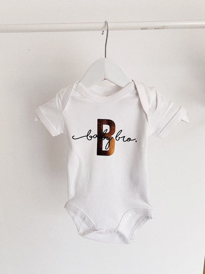 Body bébé personnalisé en coton biologique – Élégance et douceur pour son arrivée