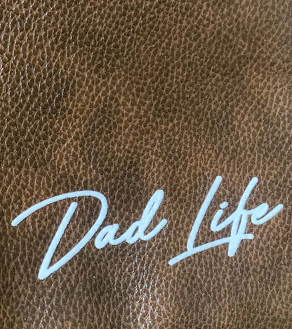 Pochette "Dad Life" Personnalisée – Élégante et Pratique avec Aspect Cuir Grainé