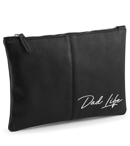 Pochette "Dad Life" Personnalisée – Élégante et Pratique avec Aspect Cuir Grainé