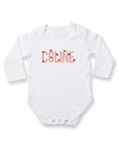 Body Bébé Personnalisé Rose avec Cœurs – Douceur et Tendresse pour Bébé