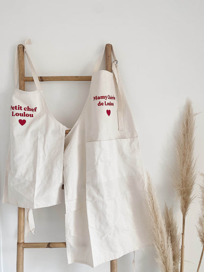 Duo de Tabliers Personnalisés Maman/Mamie et Kid – Cadeau Fun et Unique