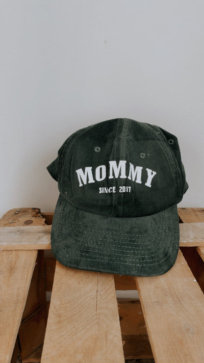 Casquette Personnalisée Mommy & Daddy en Velours – Style Unique & Souvenirs Brodés