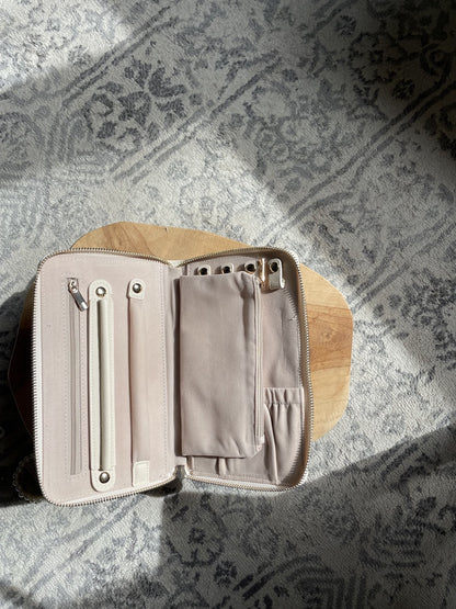 Pochette pour bijoux personnalisée – Le petit écrin chic et unique pour vos trésors