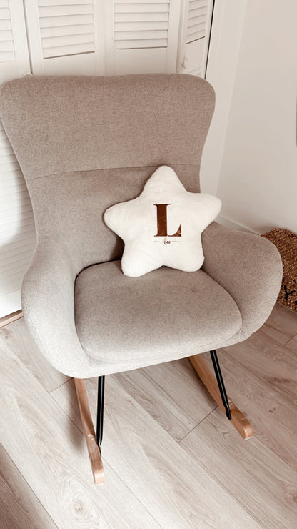 Coussin en fourrure étoile personnalisée - Avec initiale et prénom