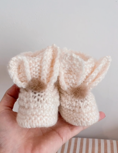 Chaussons Lapins Tricotés à la Main – Édition Limitée Pâques
