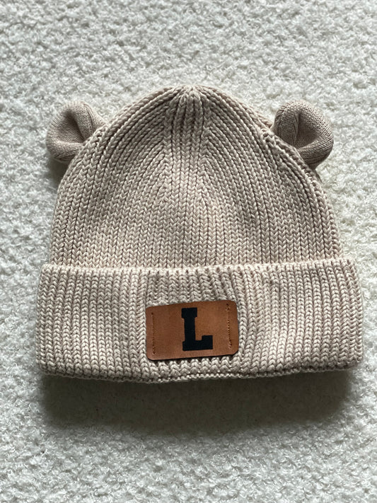 Bonnet personnalisé bébé avec initiale – Édition petit ours