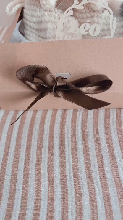 Coffret de Pâques personnalisé – Cadeau de naissance tout doux