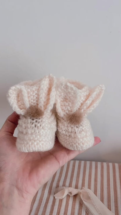 Coffret de Pâques personnalisé – Cadeau de naissance tout doux