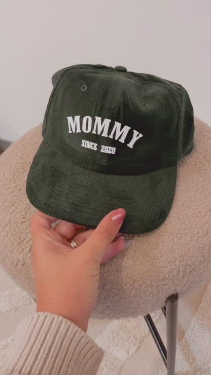 Casquette Personnalisée Mommy & Daddy en Velours – Style Unique & Souvenirs Brodés