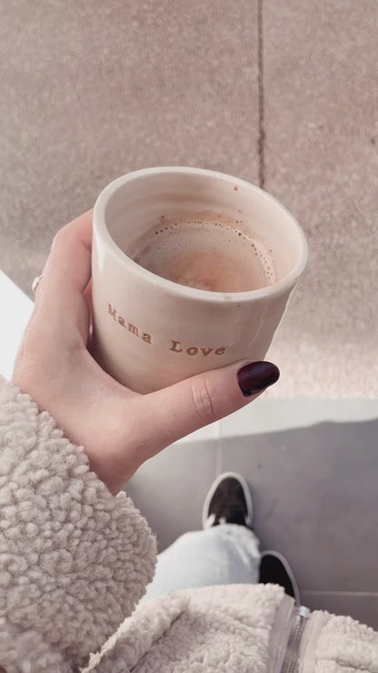 Duo de Tasses Artisanales "Mama Love" et "Papa Love" - Un Cadeau Rempli de Tendresse